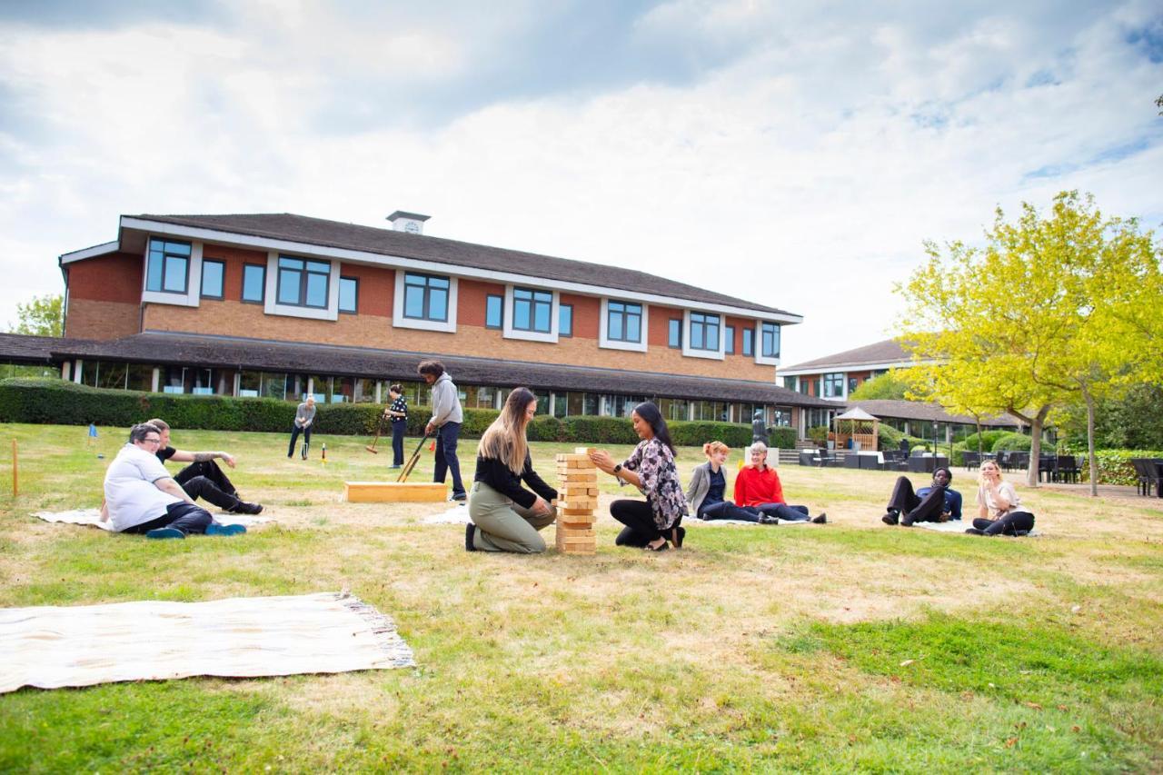 Kents Hill Park Training & Conference Centre Milton Keynes Exterior foto