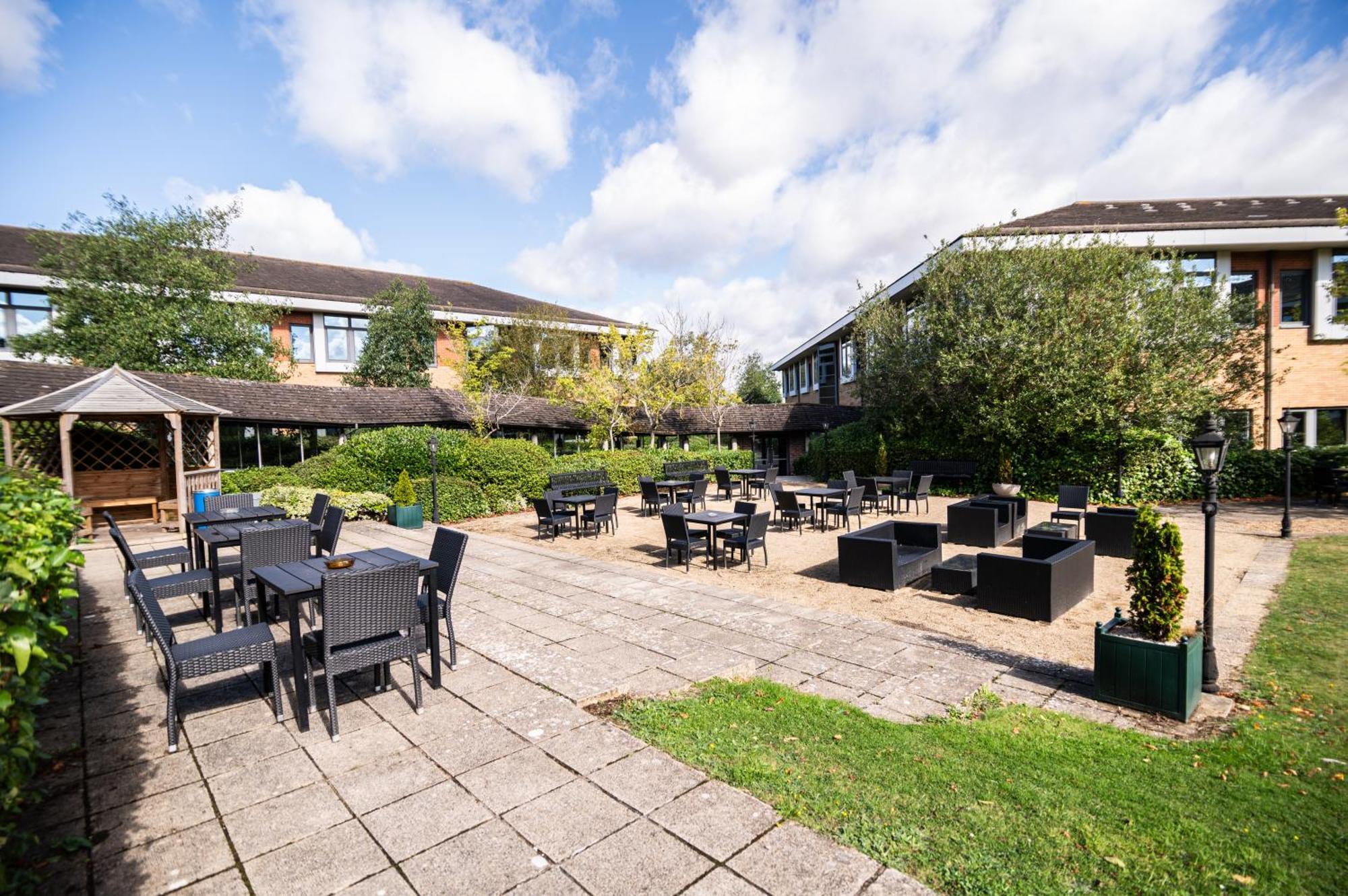 Kents Hill Park Training & Conference Centre Milton Keynes Exterior foto